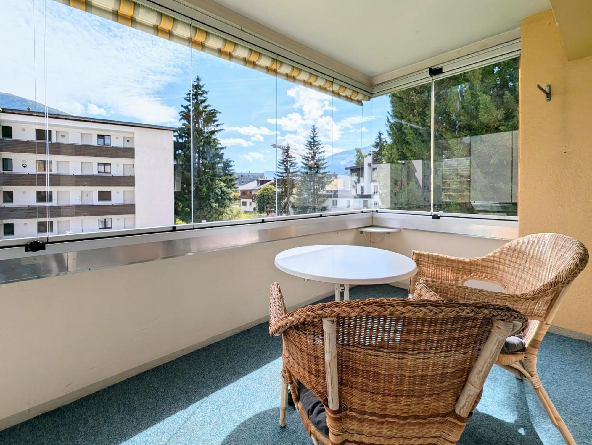 Sonniges Mit 3 Schlafzimmern & Balkon Mit Bergblick