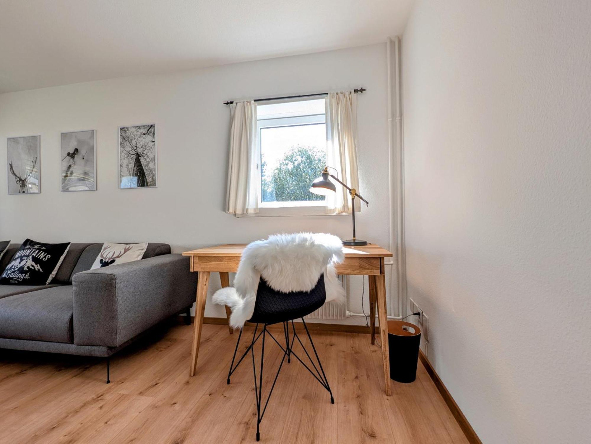 Sonniges Mit 3 Schlafzimmern & Balkon Mit Bergblick Apartment